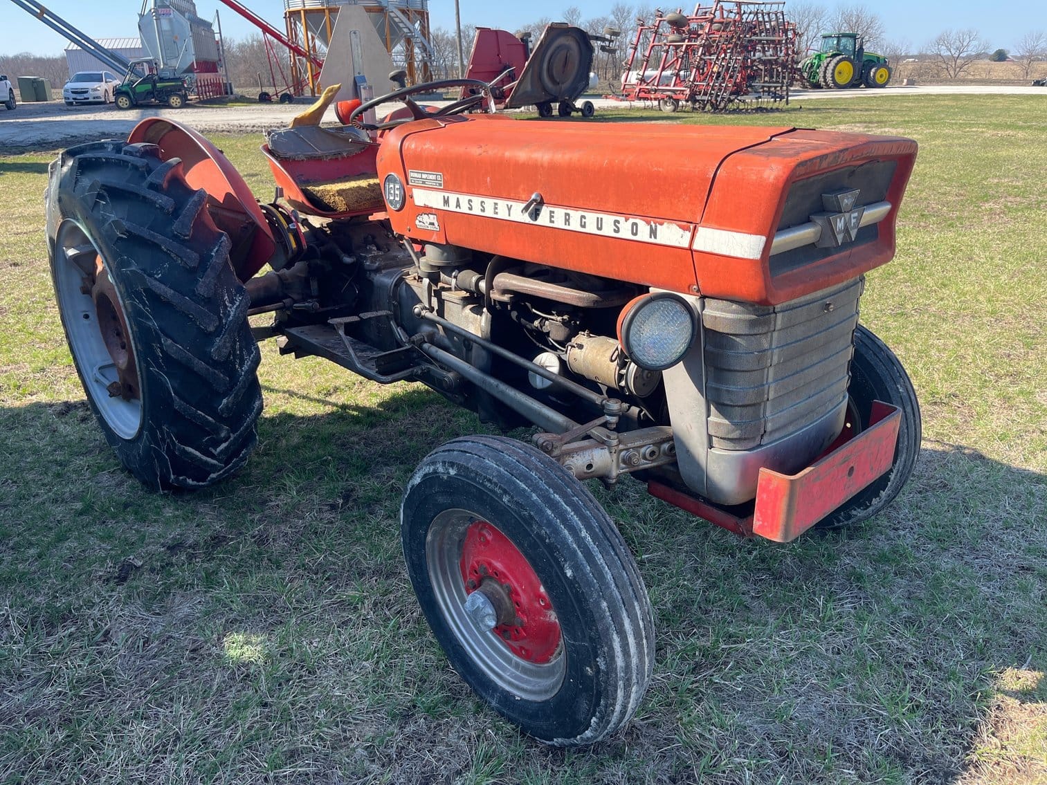 Massey Ferguson 135 Equipment Image0