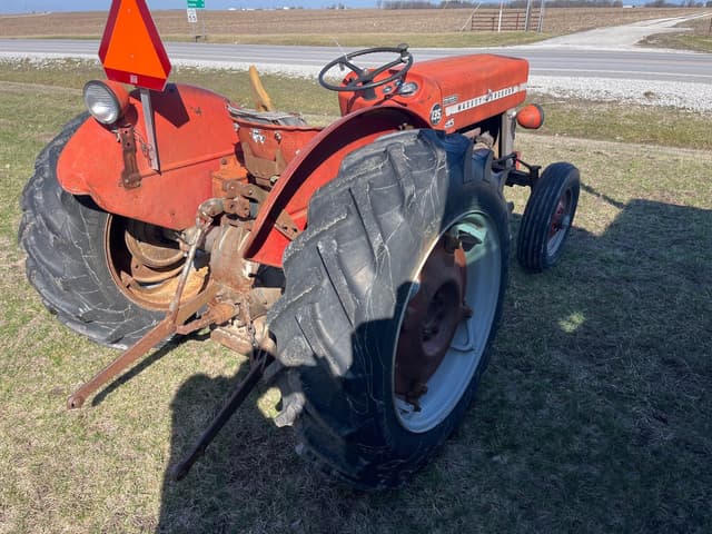 Image of Massey Ferguson 135 equipment image 3