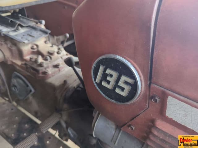 Image of Massey Ferguson 135 equipment image 4