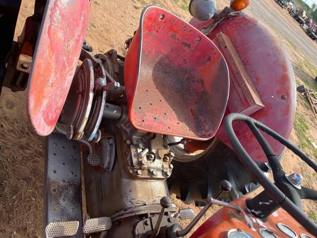 Image of Massey Ferguson 135 equipment image 4