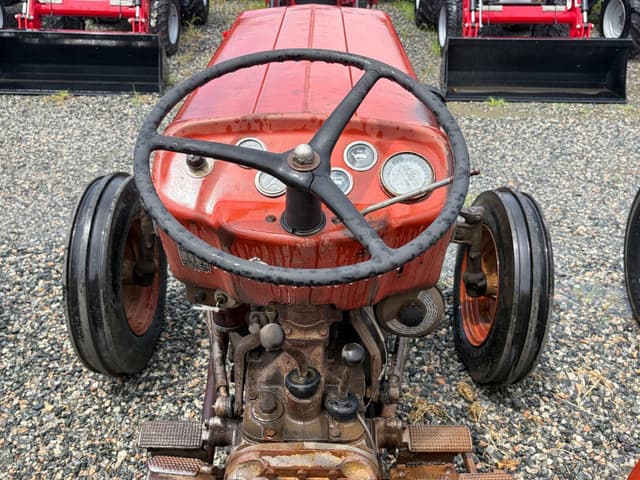 Image of Massey Ferguson 135 equipment image 4