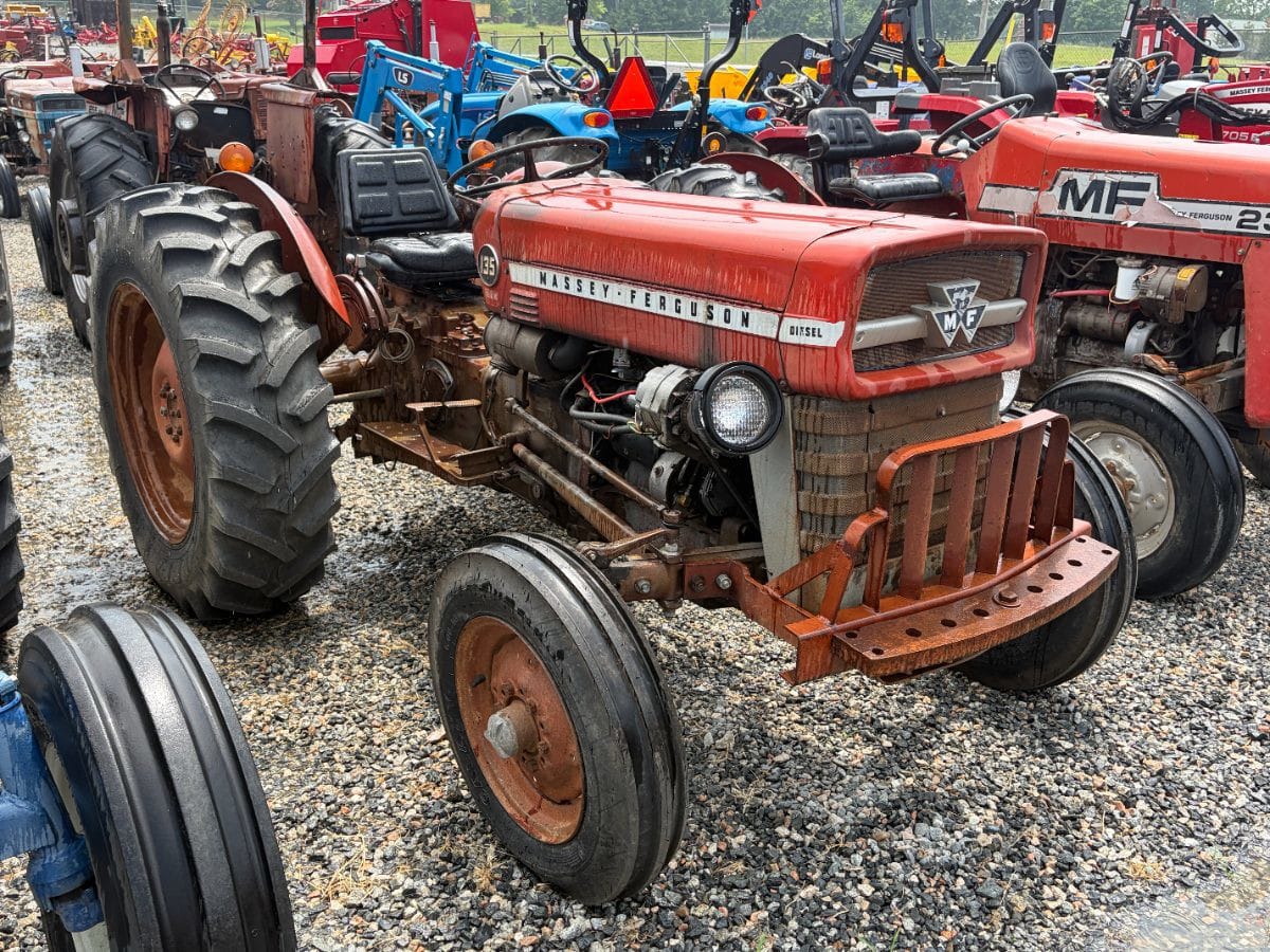 1972 Massey Ferguson 135 Equipment Image0