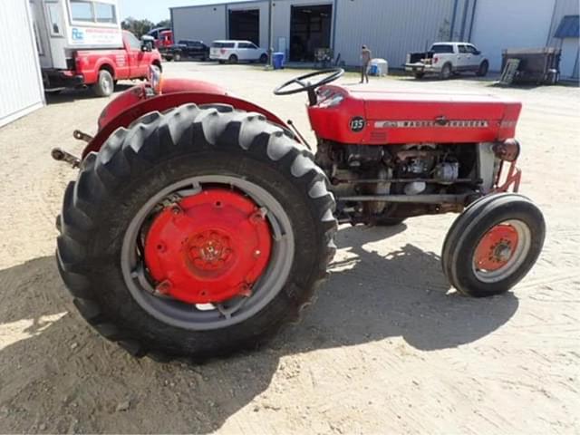 Image of Massey Ferguson 135 equipment image 4