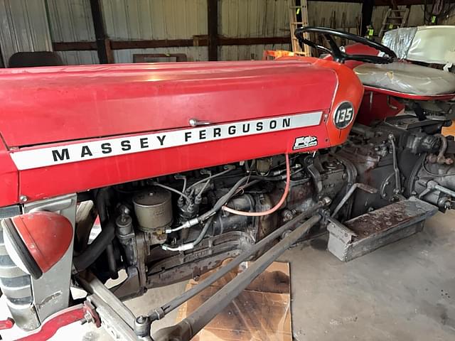 Image of Massey Ferguson 135 equipment image 3