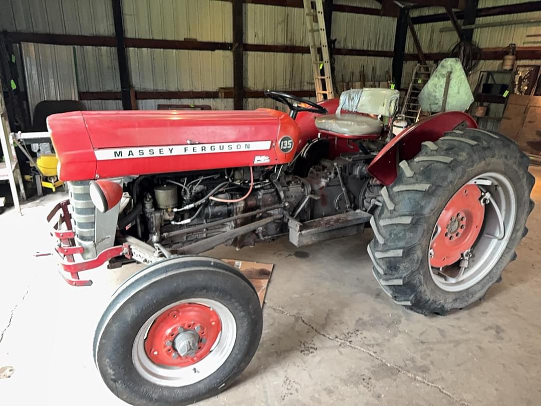 Image of Massey Ferguson 135 Primary image