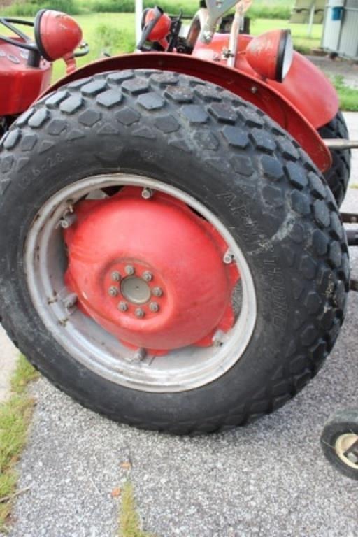 Image of Massey Ferguson 135 equipment image 1