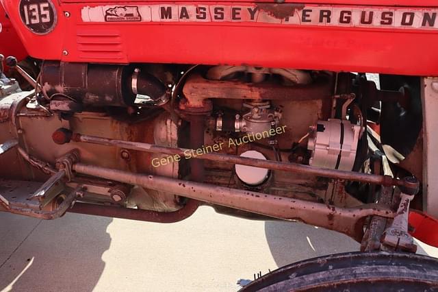 Image of Massey Ferguson 135 equipment image 2