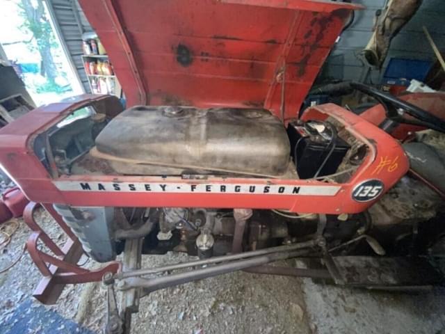 Image of Massey Ferguson 135 equipment image 1