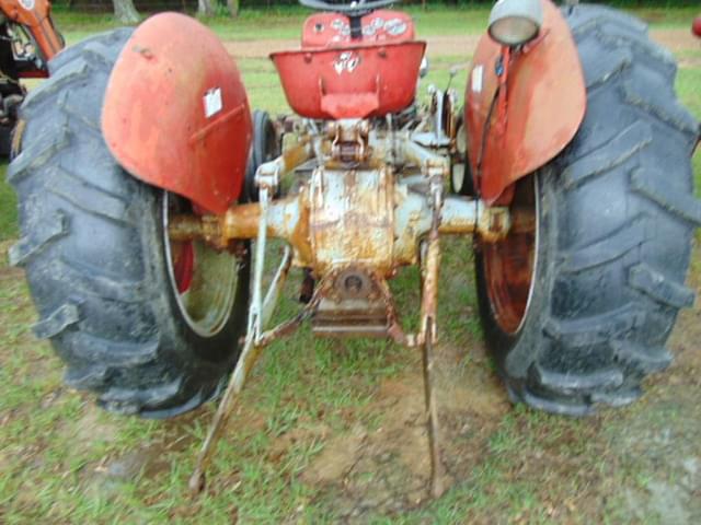Image of Massey Ferguson 135 equipment image 2