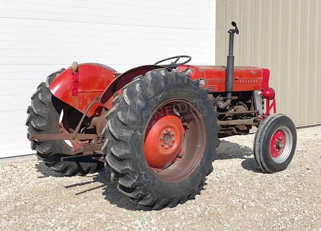 Image of Massey Ferguson 135 equipment image 4