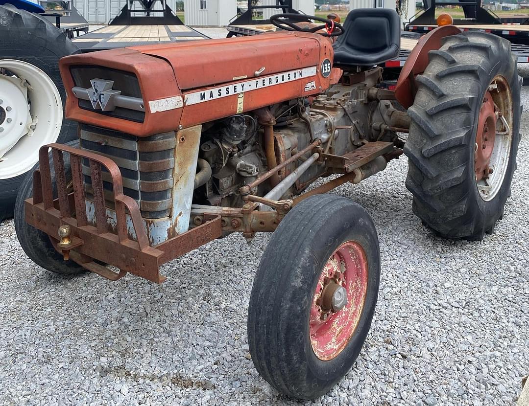 Image of Massey Ferguson 135 Primary image