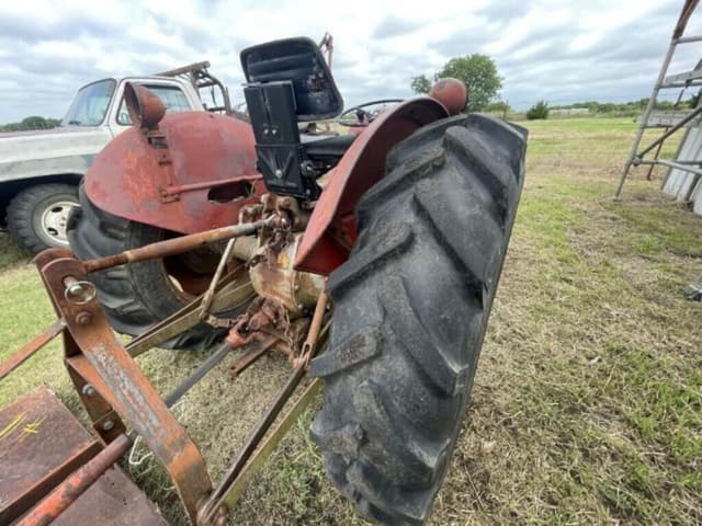 Image of Massey Ferguson 135 equipment image 4