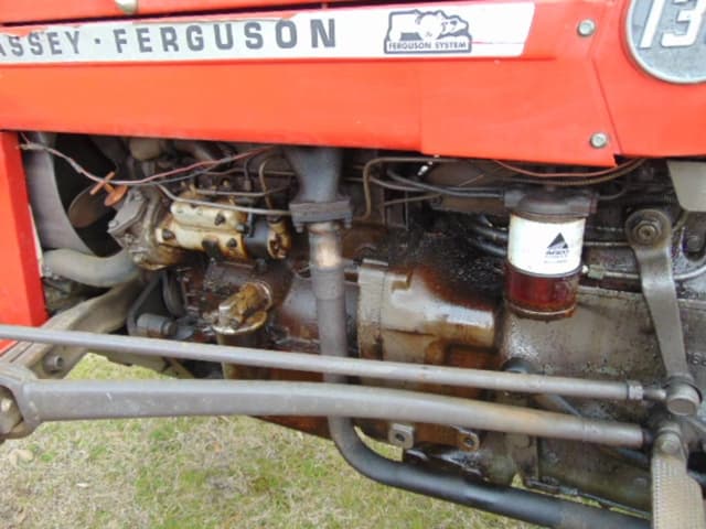 Image of Massey Ferguson 135 equipment image 4