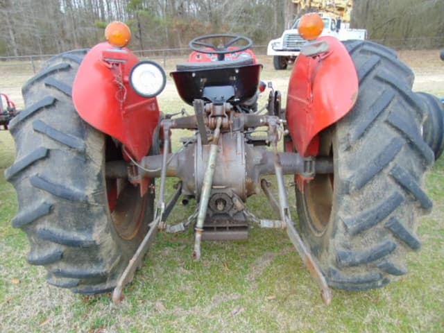 Image of Massey Ferguson 135 equipment image 2