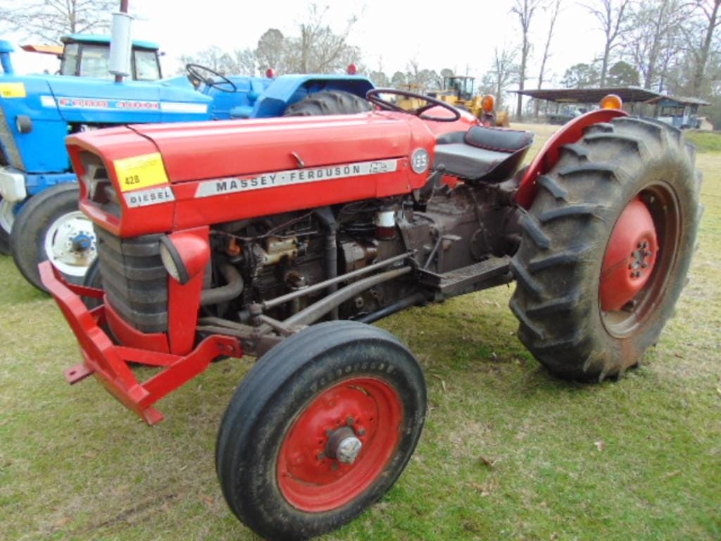Massey Ferguson 135 Equipment Image0