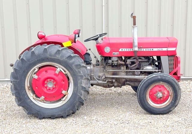 Image of Massey Ferguson 135 equipment image 2