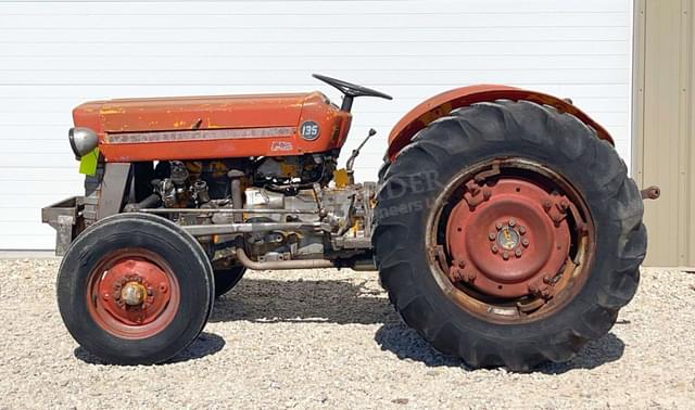 Image of Massey Ferguson 135 equipment image 3