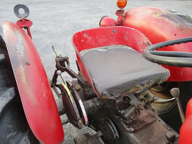 Image of Massey Ferguson 135 equipment image 3