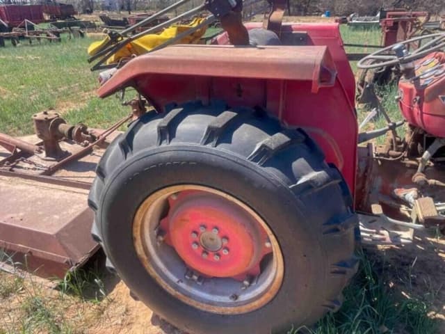 Image of Massey Ferguson 135 equipment image 3