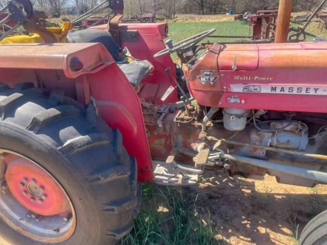 Image of Massey Ferguson 135 equipment image 2