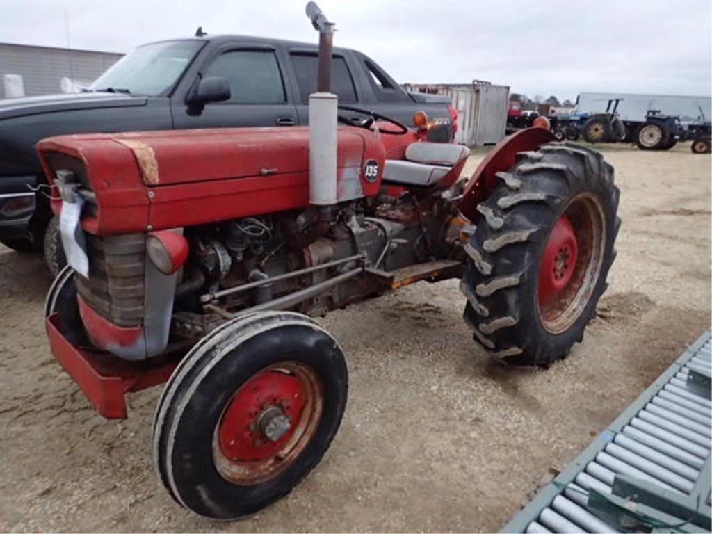 Massey Ferguson 135 Equipment Image0