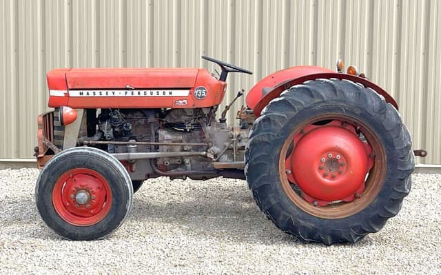 Image of Massey Ferguson 135 equipment image 3