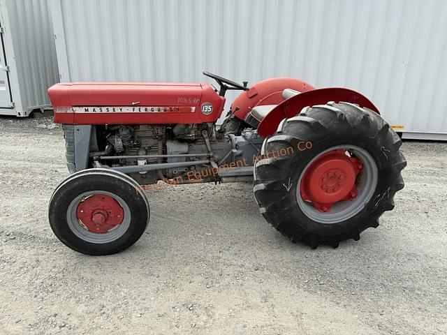 Image of Massey Ferguson 135 equipment image 2