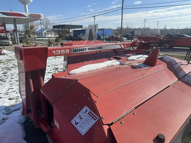 Image of Massey Ferguson 1359 equipment image 4