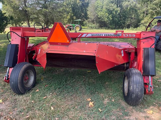 Image of Massey Ferguson 1359 equipment image 1