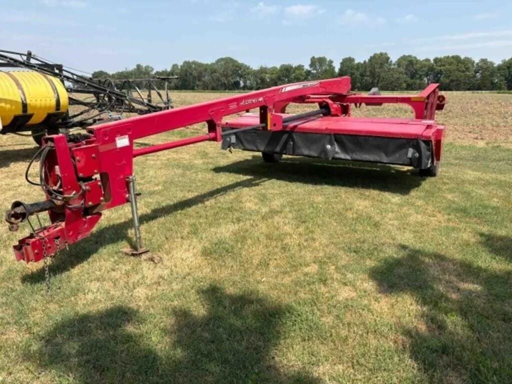 Massey Ferguson 1372 Equipment Image0
