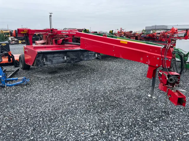 Image of Massey Ferguson 1376 equipment image 3