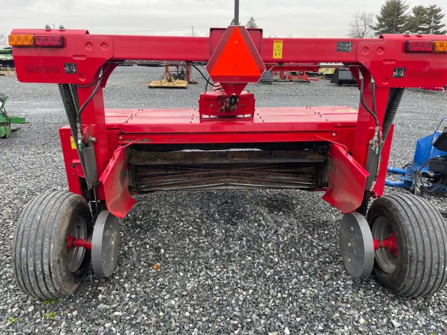 Image of Massey Ferguson 1376 equipment image 1