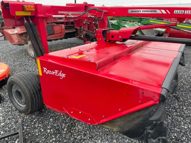 Image of Massey Ferguson 1376 equipment image 4