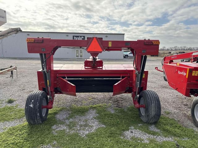 Image of Massey Ferguson 1376 equipment image 2