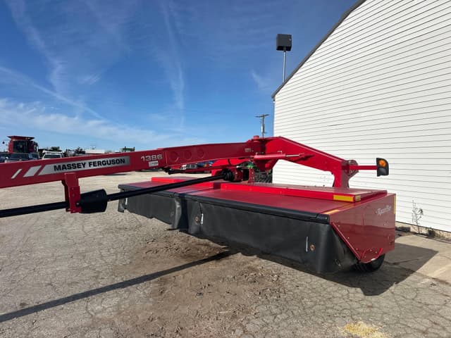 Image of Massey Ferguson 1386 equipment image 2