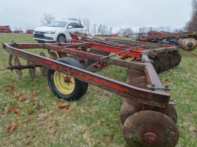 Image of Massey Ferguson 52 equipment image 1