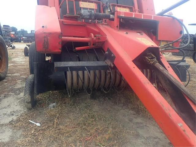 Image of Massey Ferguson 143 equipment image 2