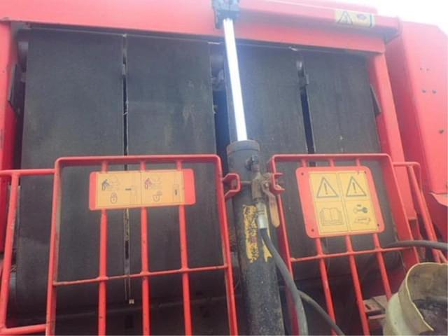 Image of Massey Ferguson 143 equipment image 4