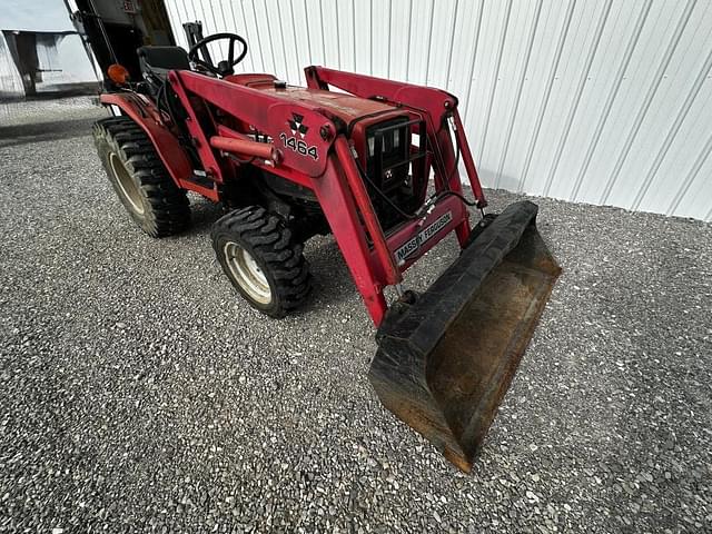 Image of Massey Ferguson 1431 equipment image 2