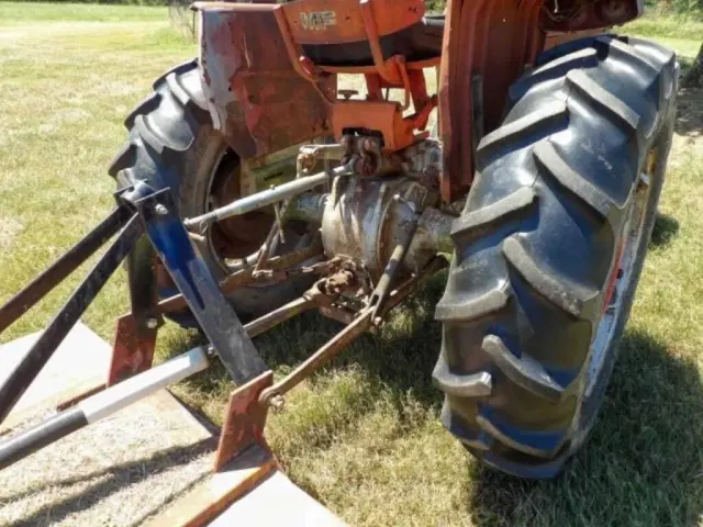 Image of Massey Ferguson 150 equipment image 4