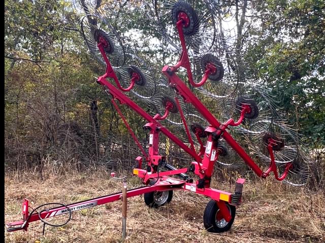 Image of Massey Ferguson 1510 equipment image 3