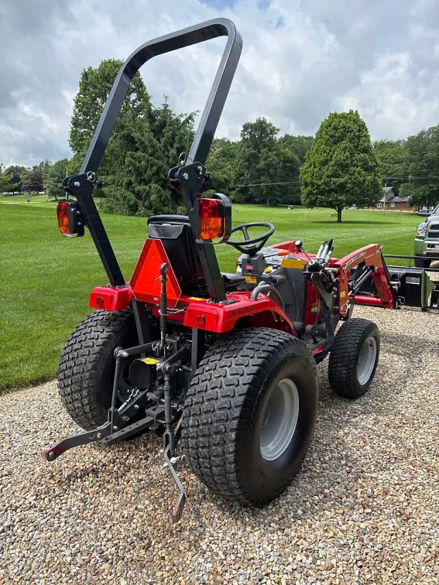 Image of Massey Ferguson 1526 equipment image 4