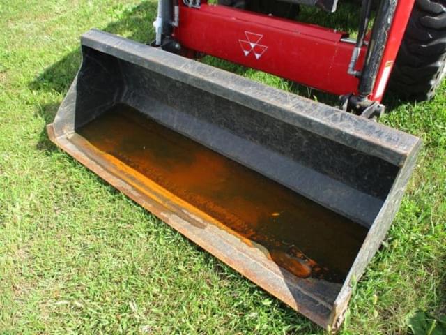Image of Massey Ferguson 1526 equipment image 2