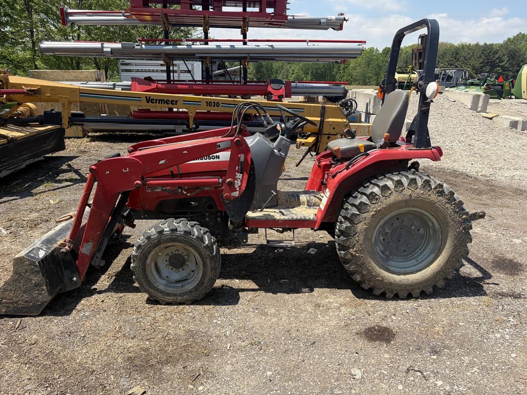 Image of Massey Ferguson 1528 Primary image