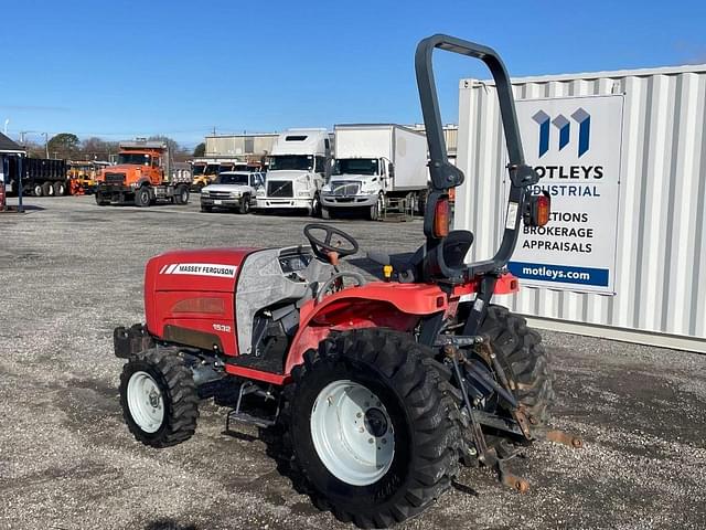 Image of Massey Ferguson 1532 equipment image 1