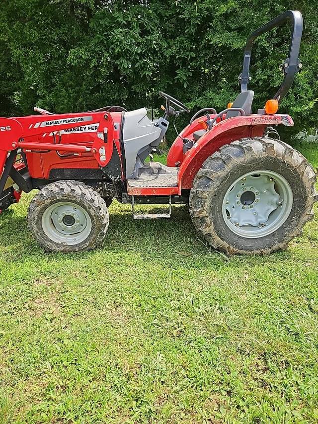Image of Massey Ferguson 1533 equipment image 3