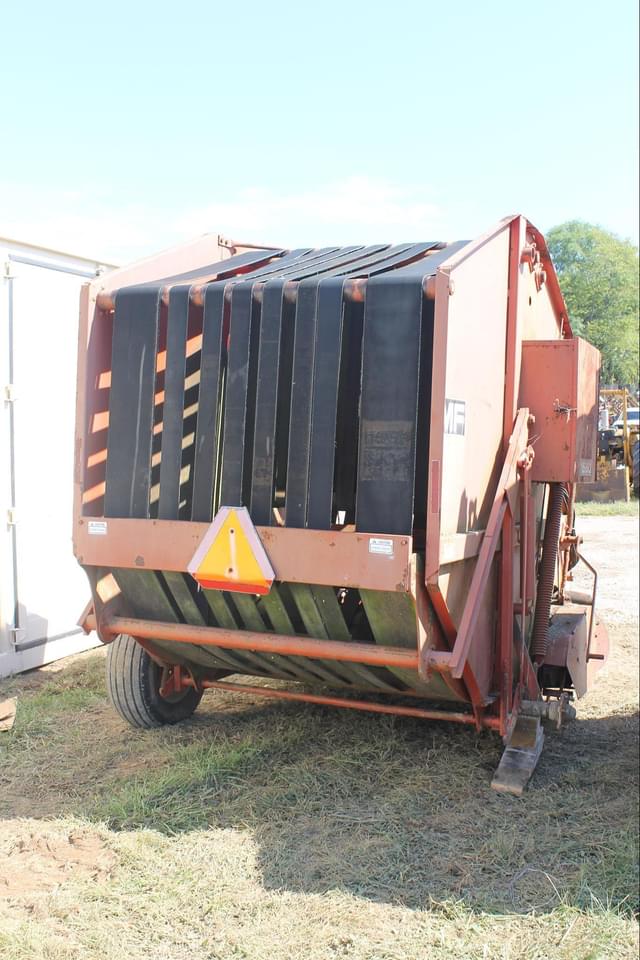 Image of Massey Ferguson 1560 equipment image 3