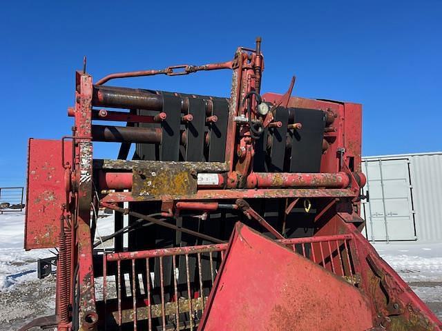 Image of Massey Ferguson 1560 equipment image 4