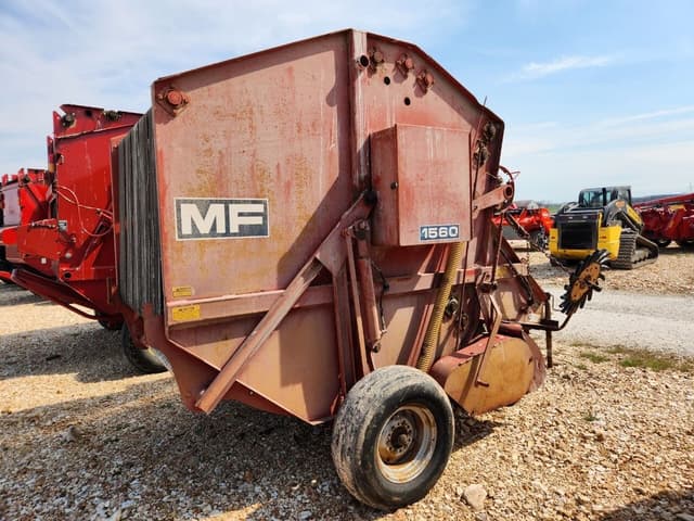 Image of Massey Ferguson 1560 equipment image 4