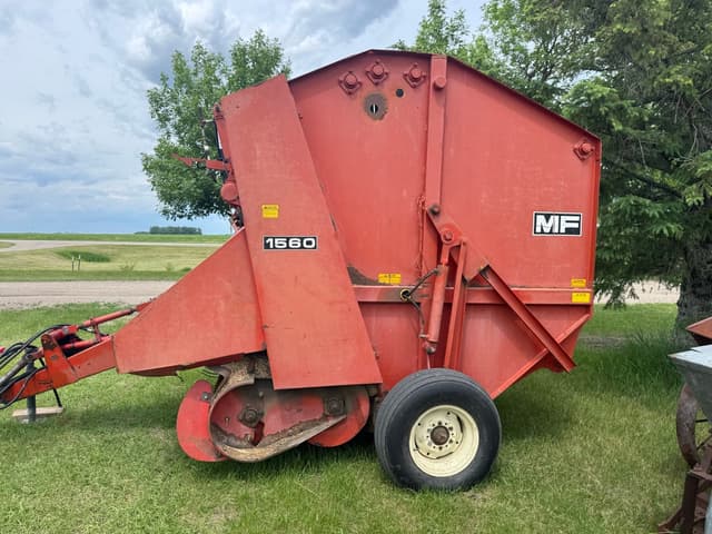 Image of Massey Ferguson 1560 equipment image 4